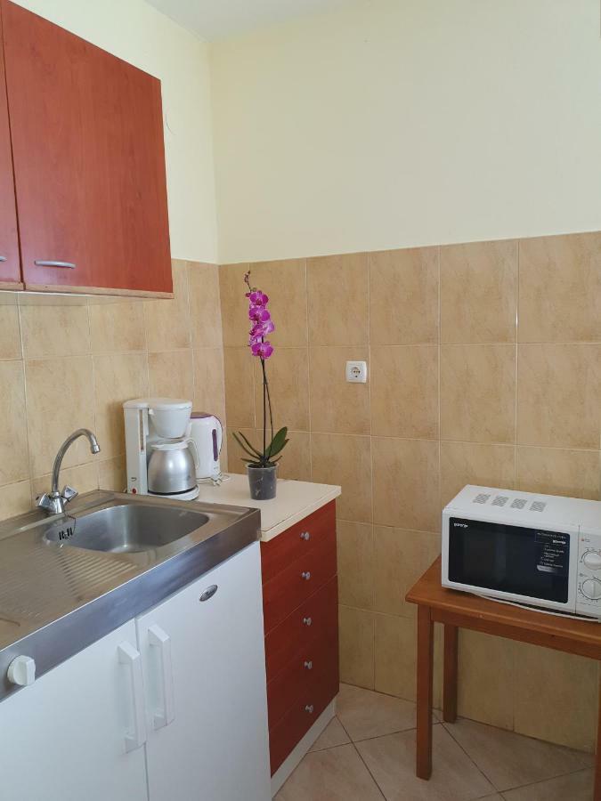Apartments Slavica ราบ ภายนอก รูปภาพ