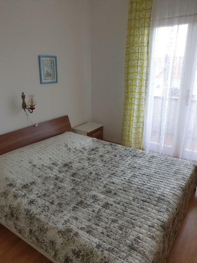 Apartments Slavica ราบ ภายนอก รูปภาพ
