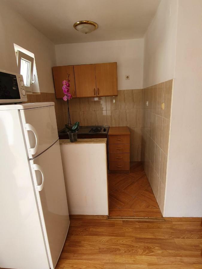Apartments Slavica ราบ ภายนอก รูปภาพ