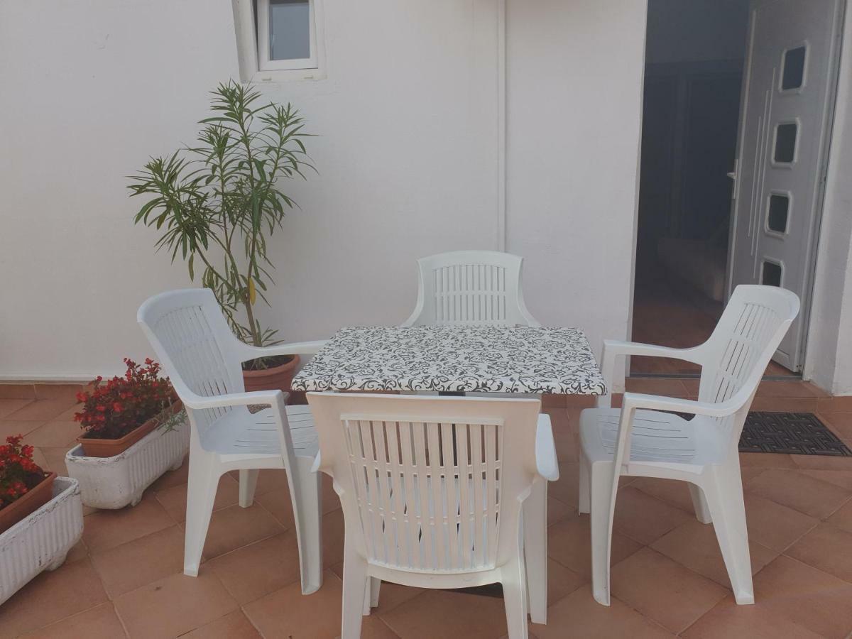 Apartments Slavica ราบ ภายนอก รูปภาพ
