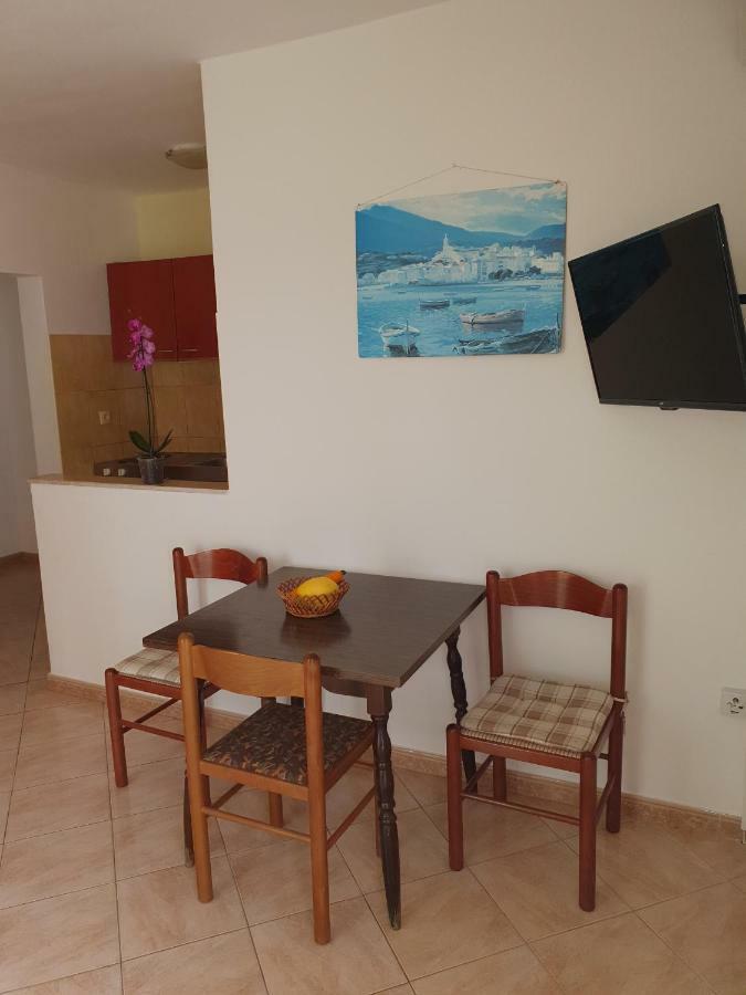 Apartments Slavica ราบ ภายนอก รูปภาพ