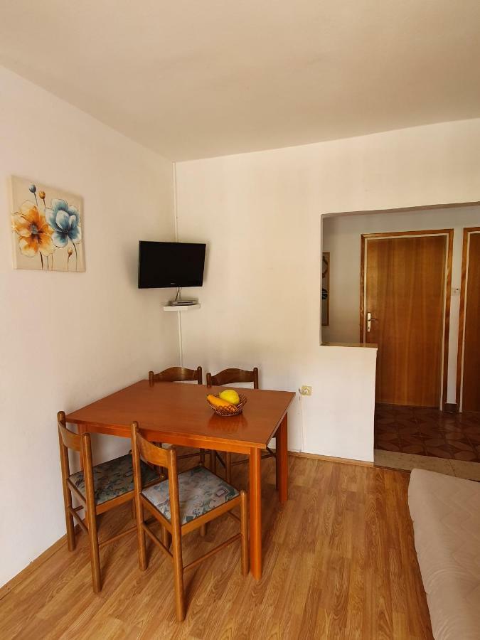 Apartments Slavica ราบ ภายนอก รูปภาพ